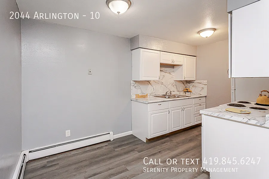 Beat the heat! 2BR w/ A/C and covered parking! — Photo 3