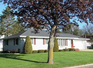 1025 Flora Ave, Algoma, WI 54201