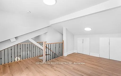 271 Queen St S #204 — Photo 16