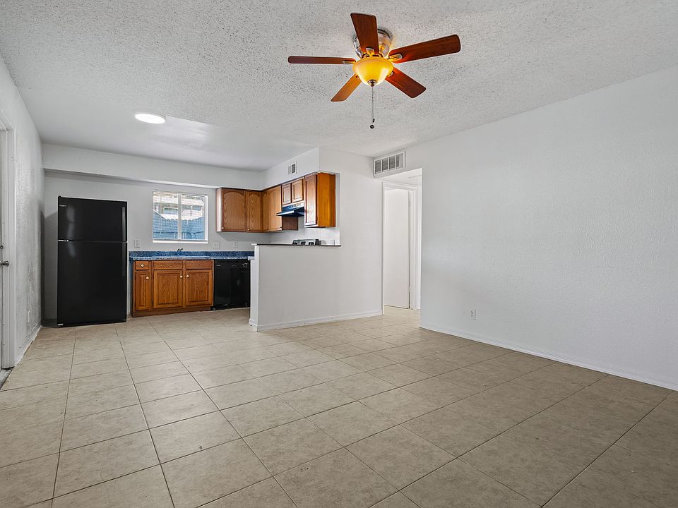 5-web-or-mls-1653 W Yucca St_10012025