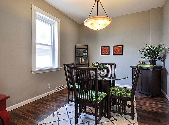 4th image of 7561 Flora Ave