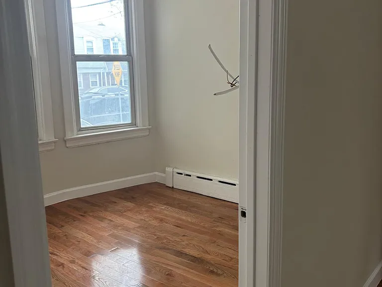 78 Sterling Ave — Photo 6