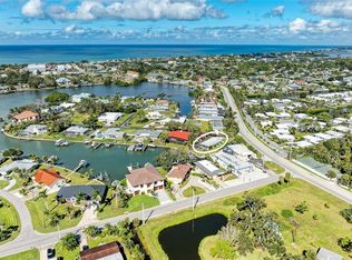136 Bayview Dr, Nokomis, FL 34275