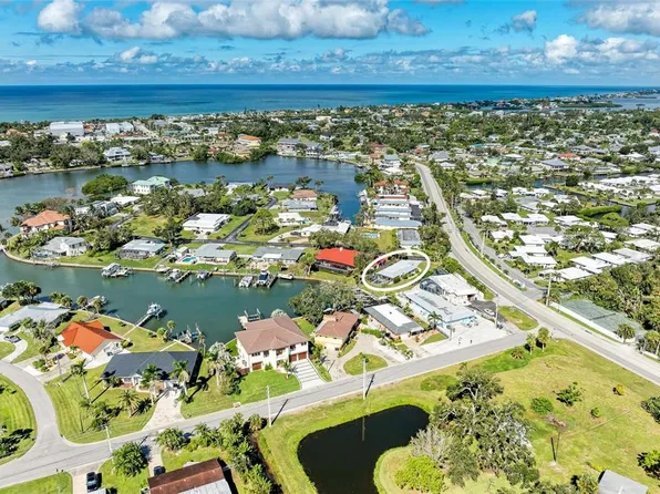 136 Bayview Dr, Nokomis, FL 34275