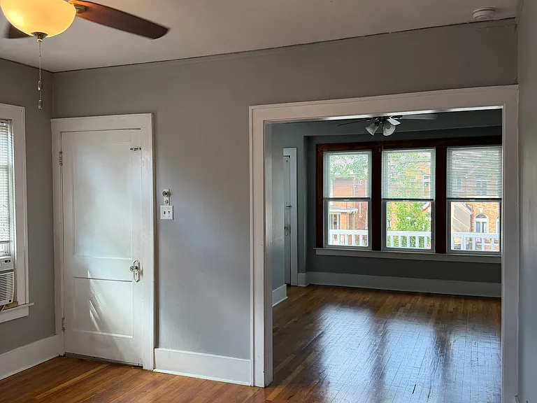 1052 Beaconsfield Ave — Photo 9