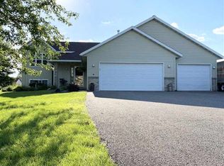 2051 Gary Lee Dr, Mosinee, WI 54455