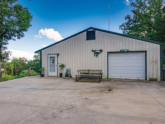 2nd image of 216 County Road 810