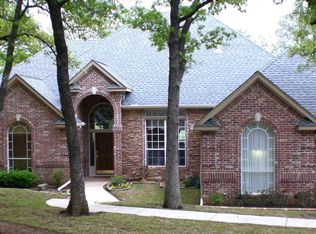 9667 Saint Johns Ct, Pilot Point, TX 76258