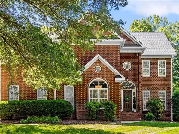 1905 Regents Park Ln, Greensboro, NC 27455