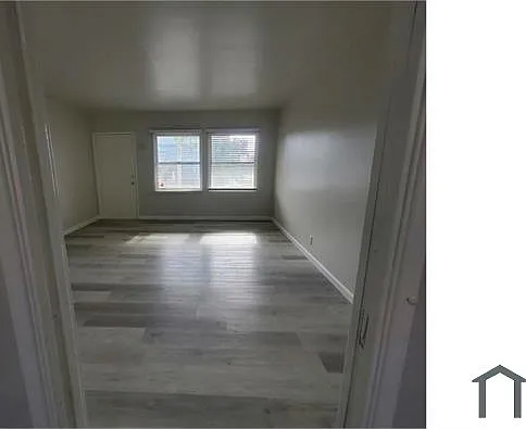 1855 W 87th St #5 — Photo 4