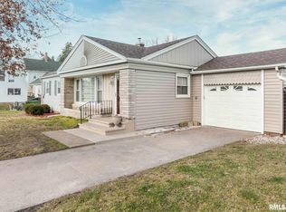 1303 13th Ave, Viola, IL 61486