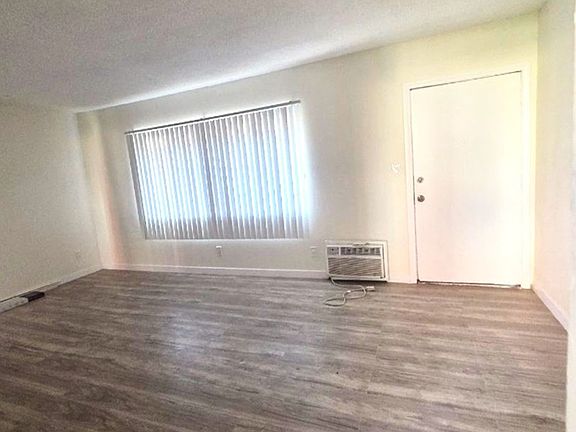 2nd image of 8844 Tobias Ave #9