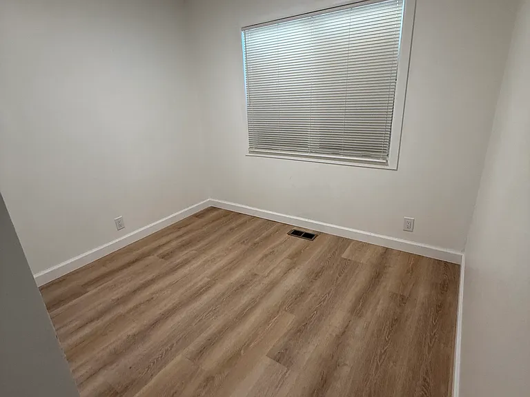1507 E Arnold St — Photo 14