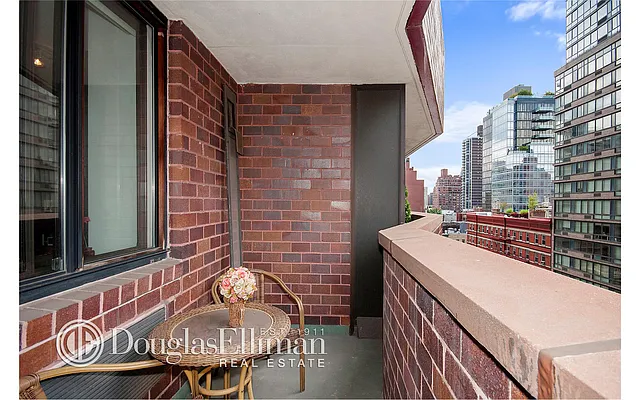 Sold by Douglas Elliman | media 26