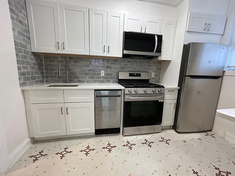 183 Bay 10 St #1 — Photo 6