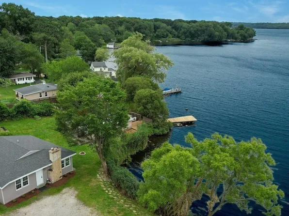 120-120 & 124 Pelletier Ln, Tiverton, RI 02878