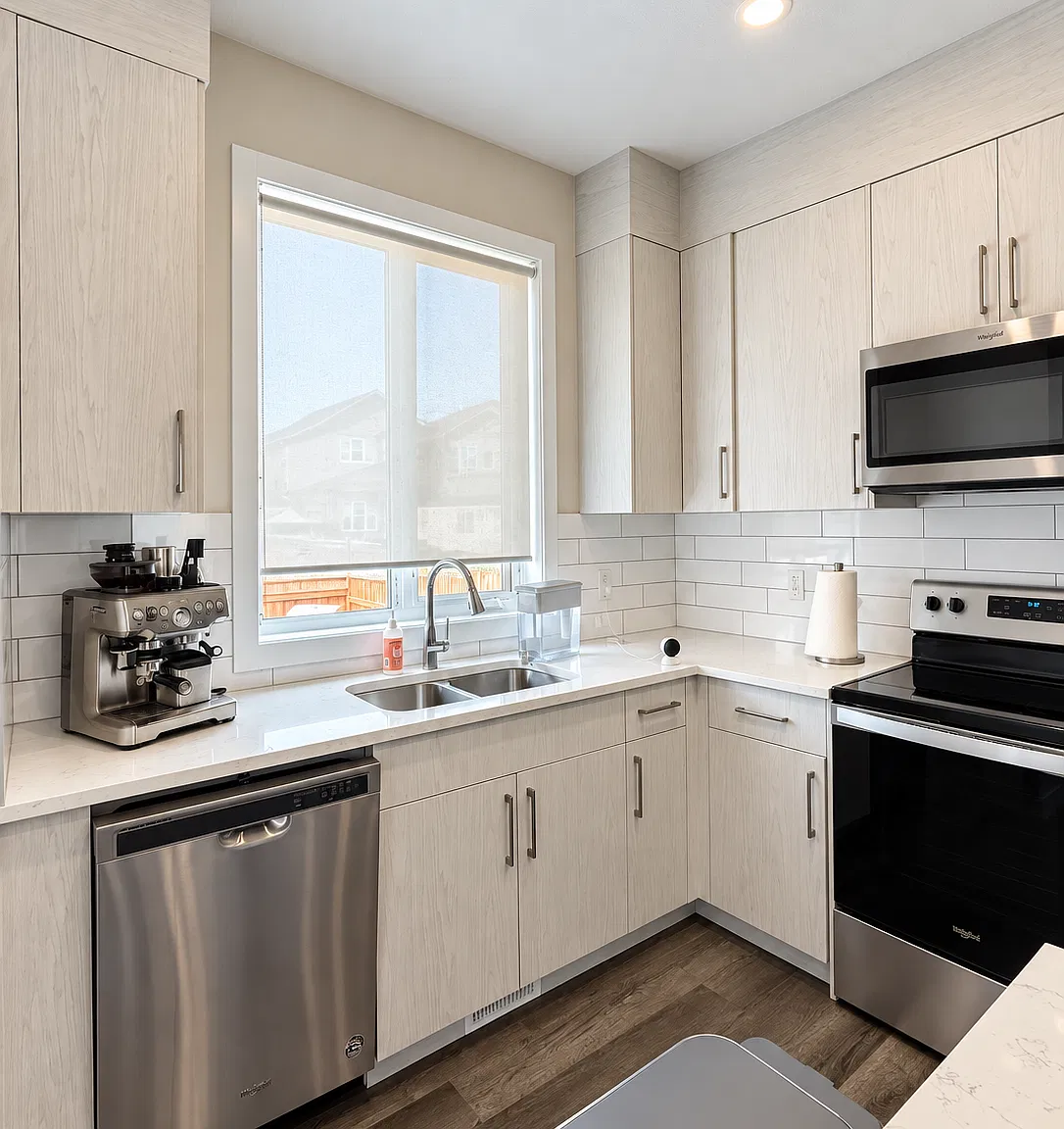 Homestead Calgary 3 Bed 2.5 Bath Townhouse With Fenced Yard Now For Re — Photo 2