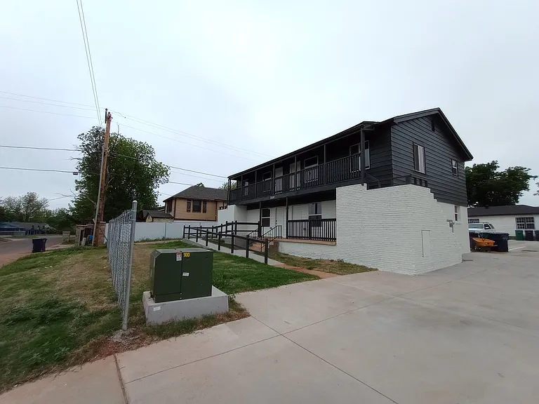 3809 S Hudson Ave #1 — Photo 2