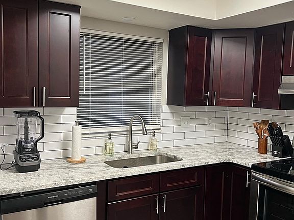 5th image of 1810 East Dr #1812