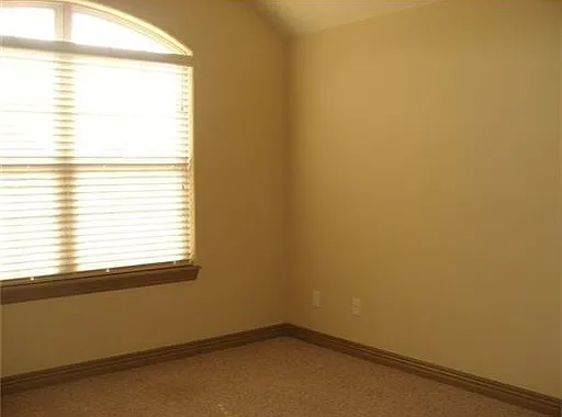 3004 N 17th St — Photo 5