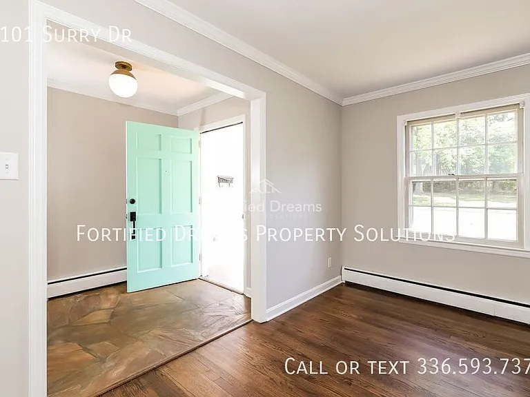 1101 Surry Dr — Photo 4