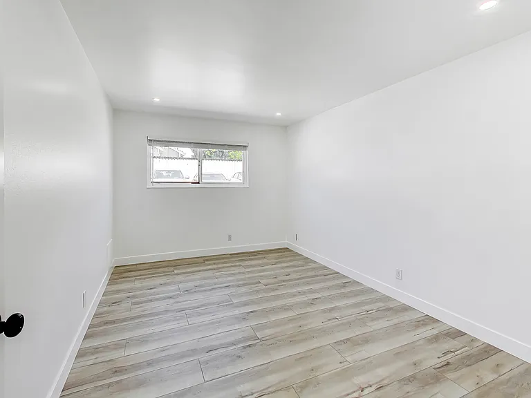3012 E 18th St #17 — Photo 13