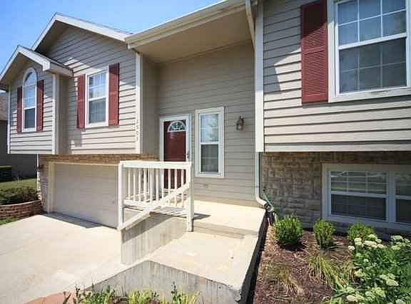 2905  Fenwick Lawrence, KS listing photo #3