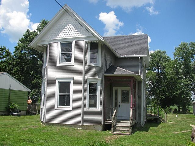 1st image of 211 E Papineau St