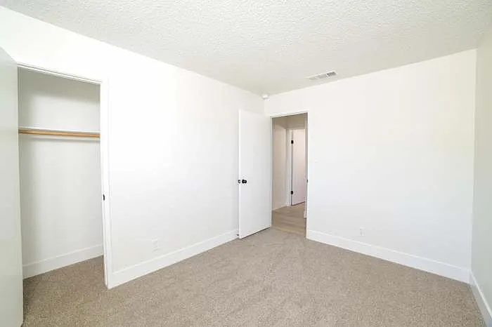 3231 W Indianapolis Ave — Photo 9