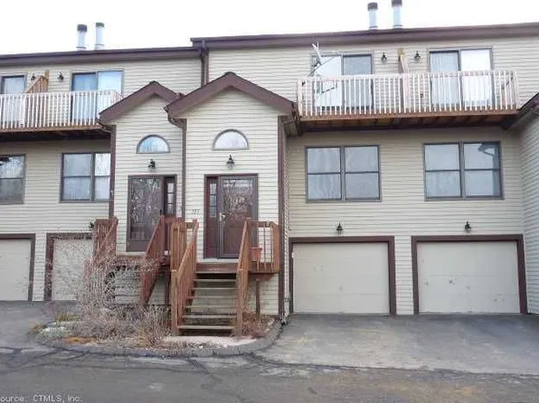 305 Lake Vista Dr, East Hampton, CT 06424