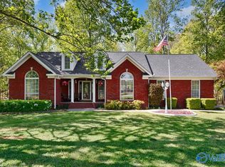 25621 Nellie Faye Cir, Ardmore, AL 35739