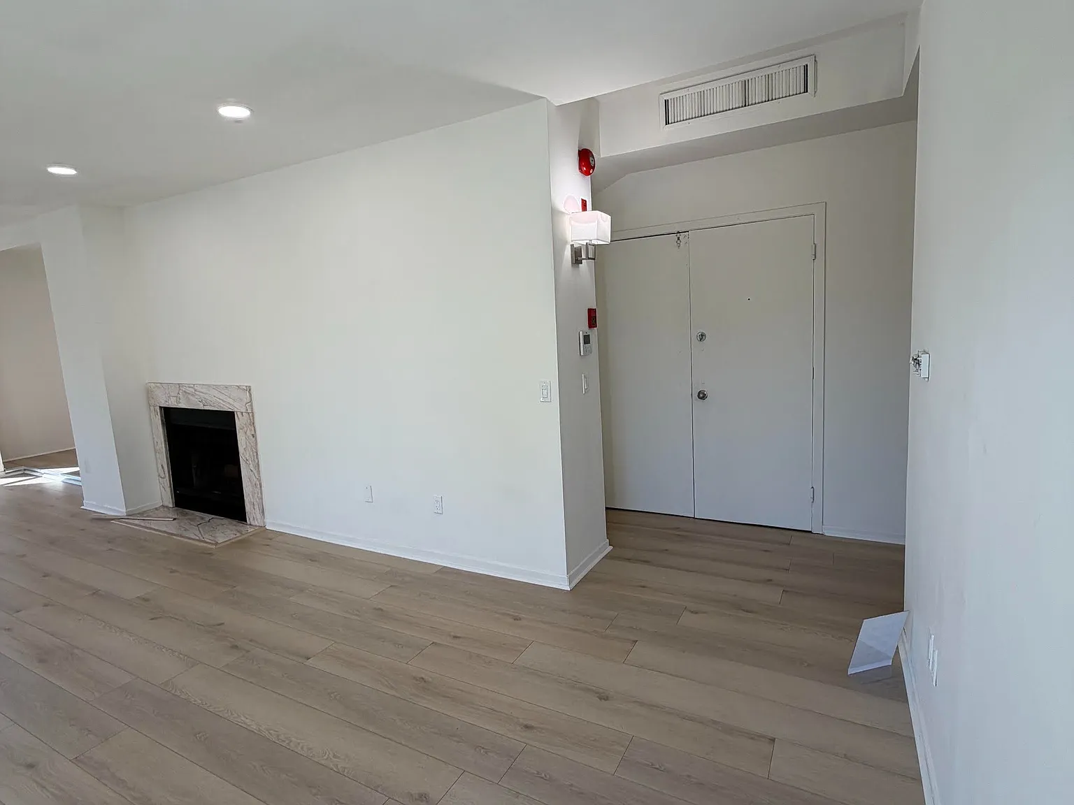 2 bed, $2,500 — Photo 4
