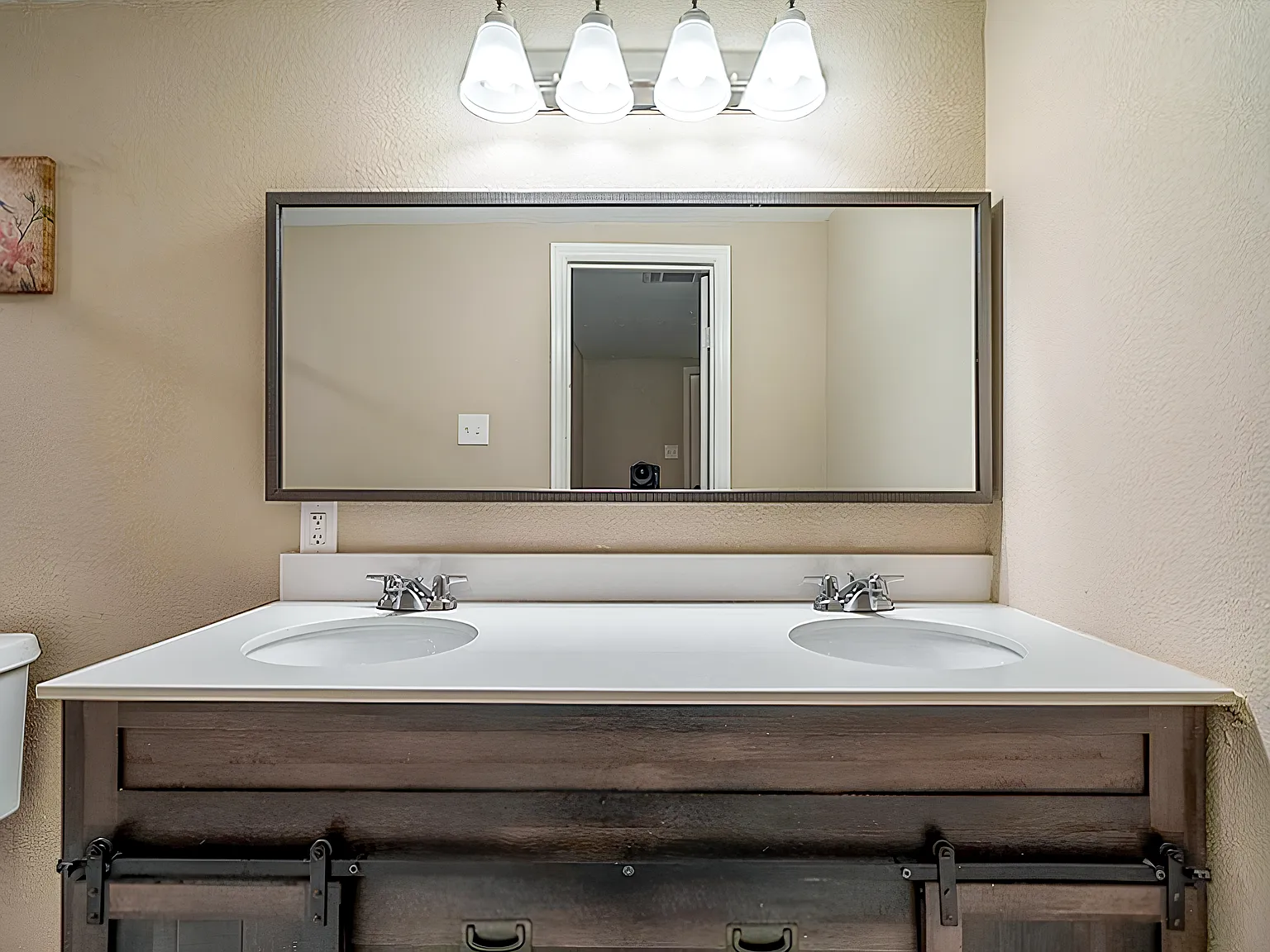 4 bed, 2.0 bath, 1315 sqft, $633 — Photo 4