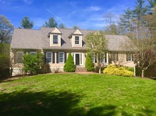 8 Hickory Ln, Ipswich, MA 01938