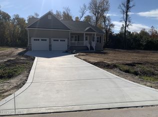 102 Ridgeline Dr, Beaufort, NC 28516