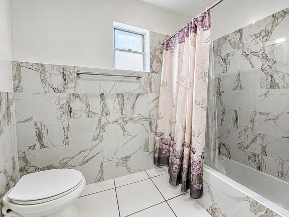 4th image of 727 SW 5th St