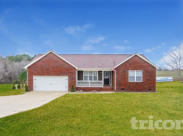 137 Deercroft Dr, Statesville, NC 28625
