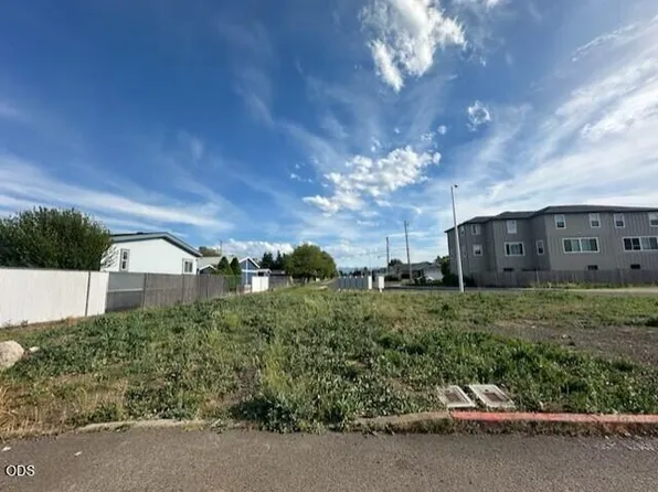 7854 28th St, White City, OR 97503