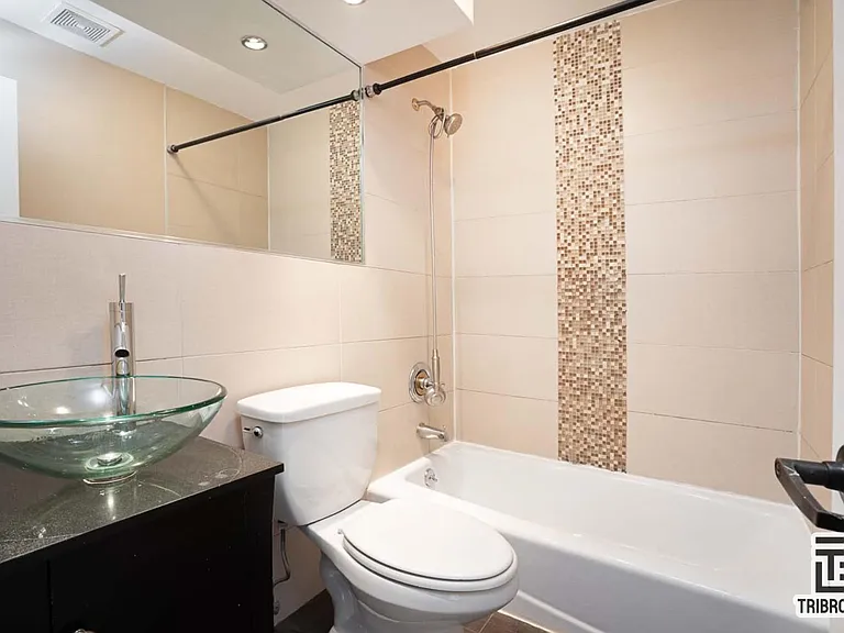 965 Jefferson Ave #3R — Photo 7