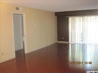 5th image of 620 N Kenwood St Unit 109
