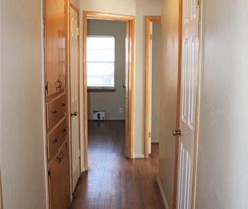 4th image of 5 W Janice Ave