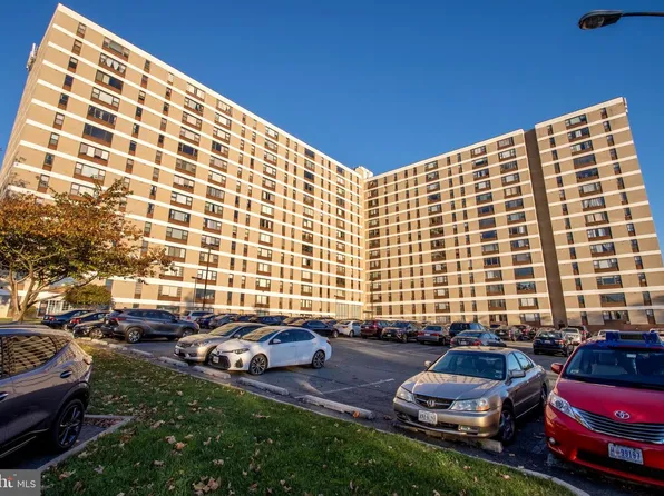 4600 Duke St APT 408, Alexandria, VA 22304