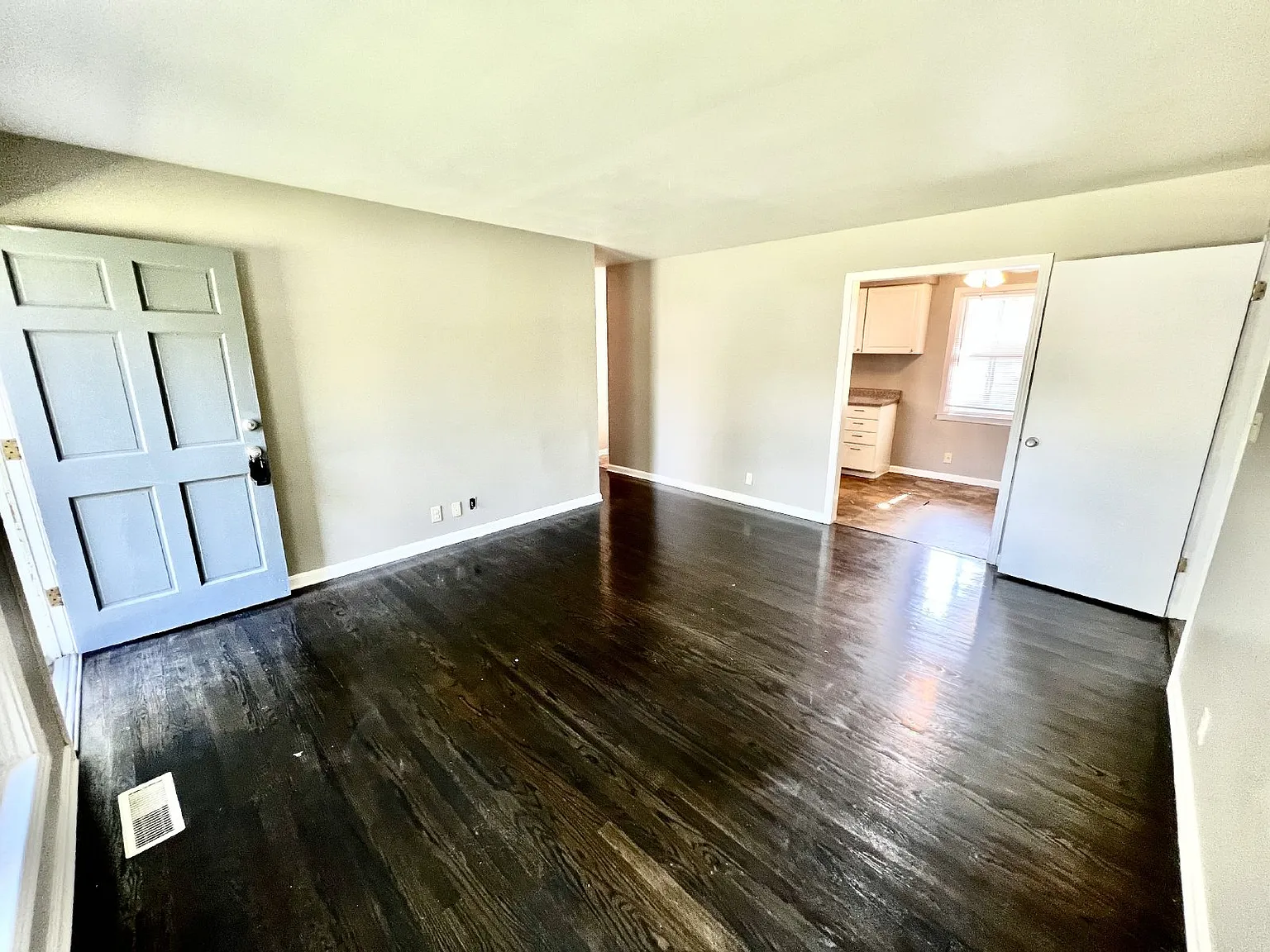 3 bed, 2.0 bath, 1628 sqft, $1,550 — Photo 3