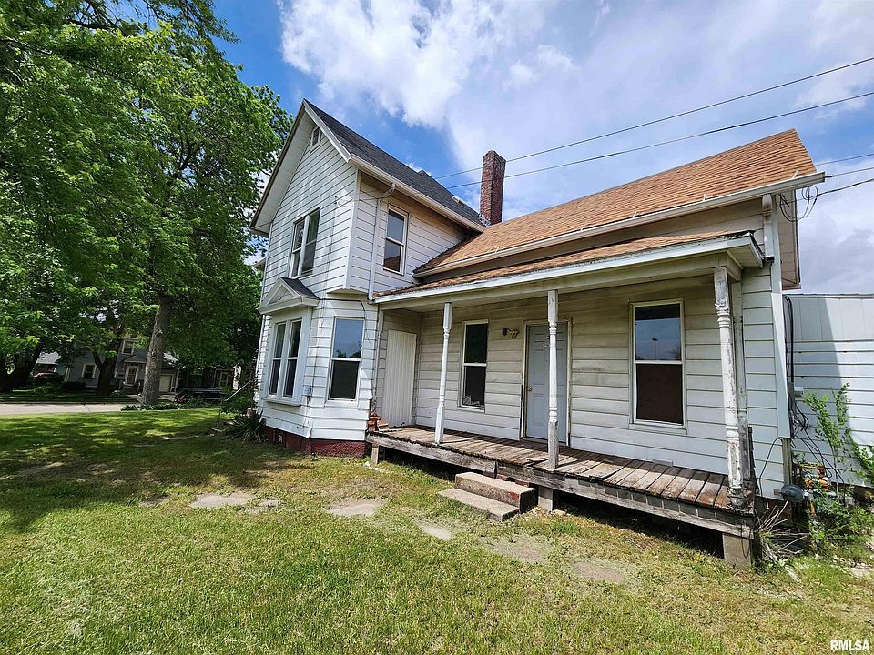 2nd image of 217 2nd Ave