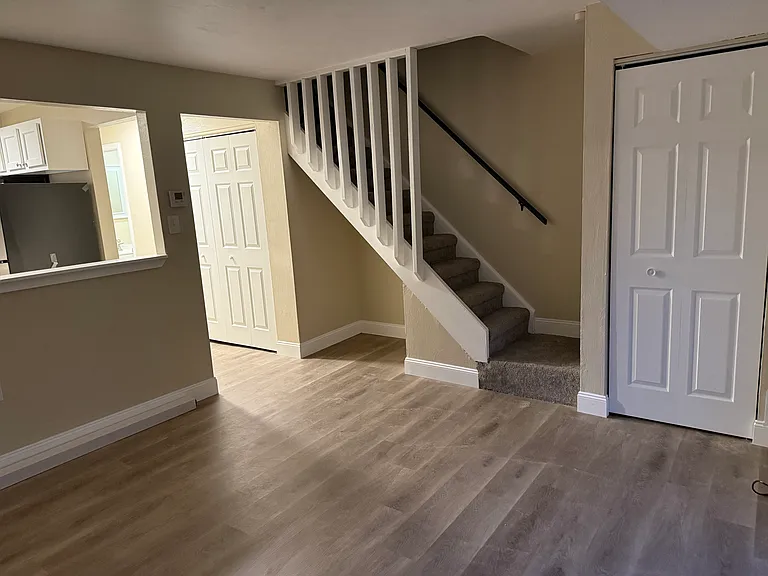 409 Brown Ave — Photo 2