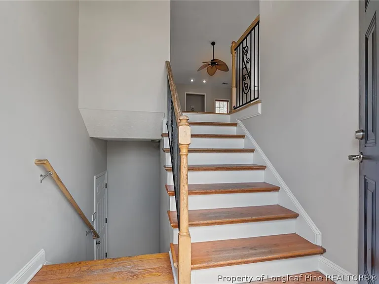 109 Canyon Ct — Photo 26