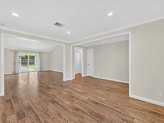 5th image of 8530 Roos Rd