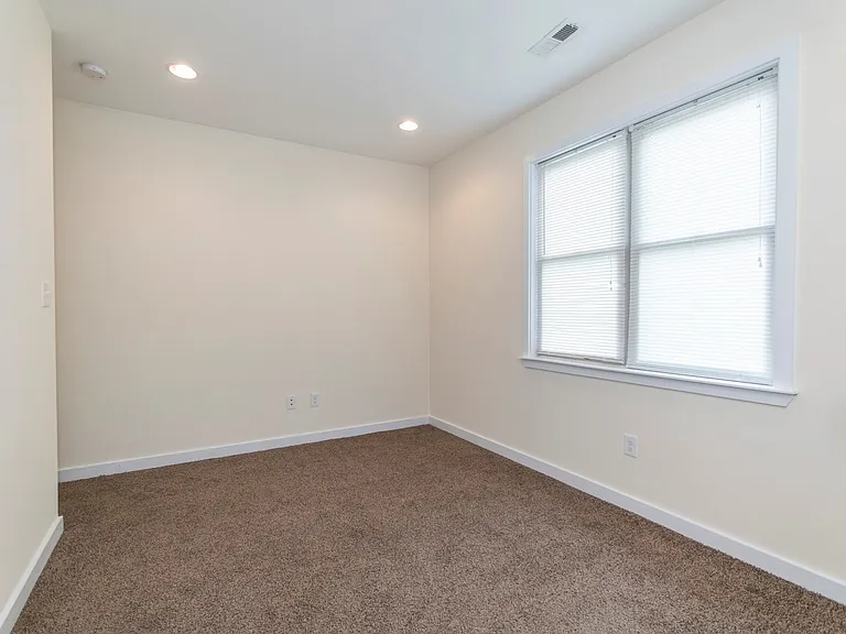 1612 N Sydenham St — Photo 9