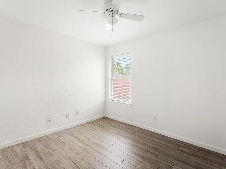 5900 Taylorcrest Dr — Photo 17