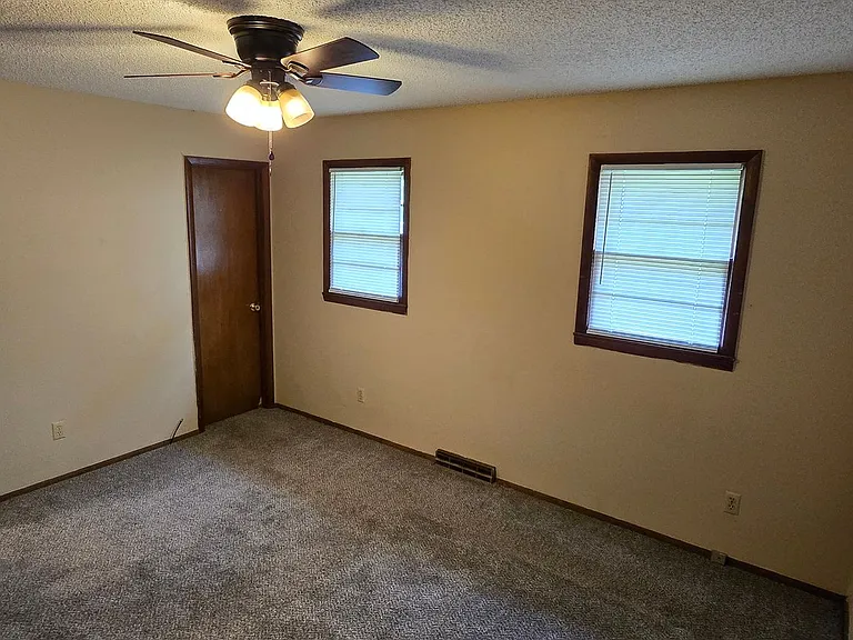 1117 E Rosebrier St — Photo 9